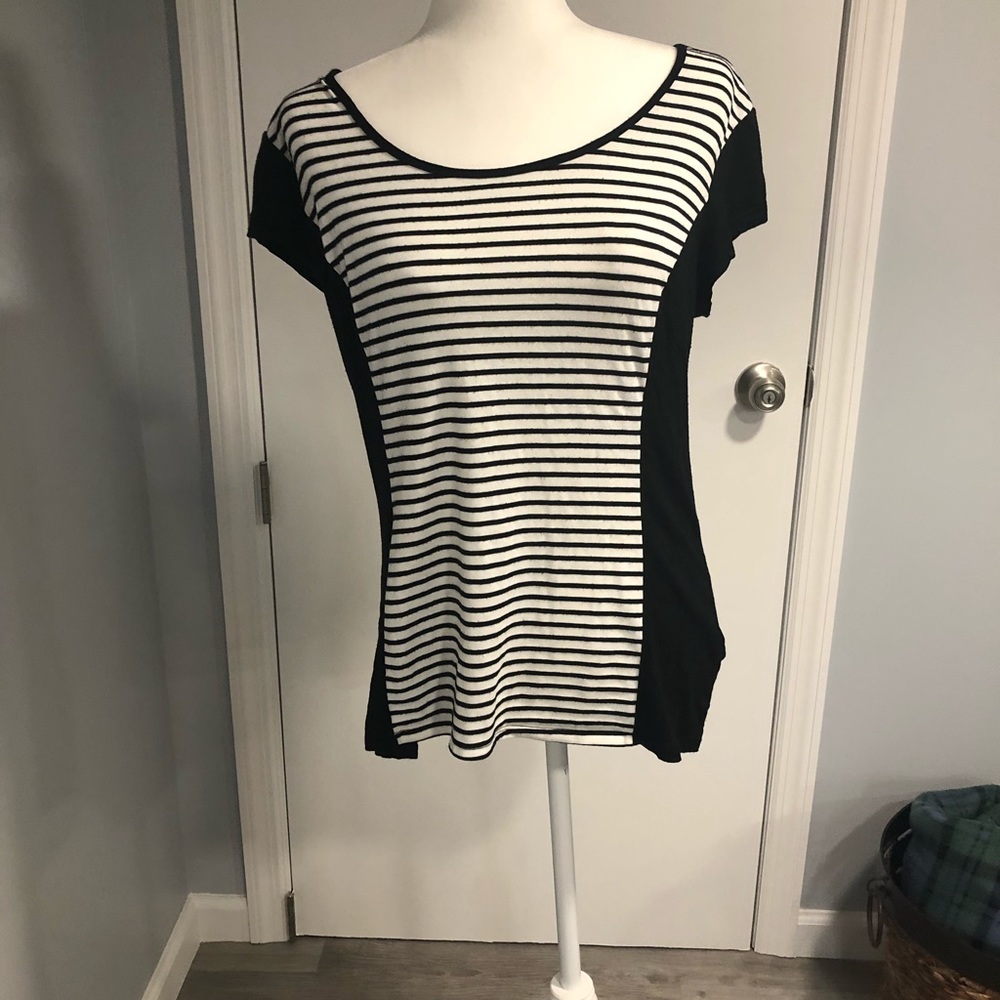 Black and white striped extended cap sleeve